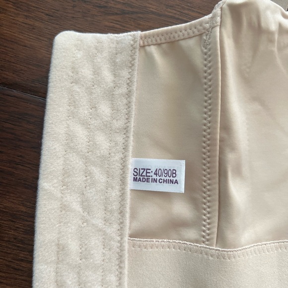 Woobilly Push Up Back Smooth Bras in nude and black 40B - Picture 7 of 10